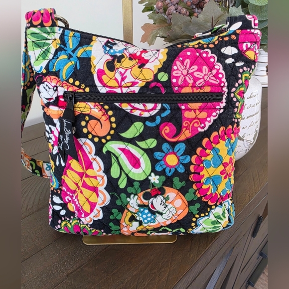 Retired Vera Bradley X Disney Mickey & Minnie Mouse Quilted Crossbody Bag - Picture 4 of 8